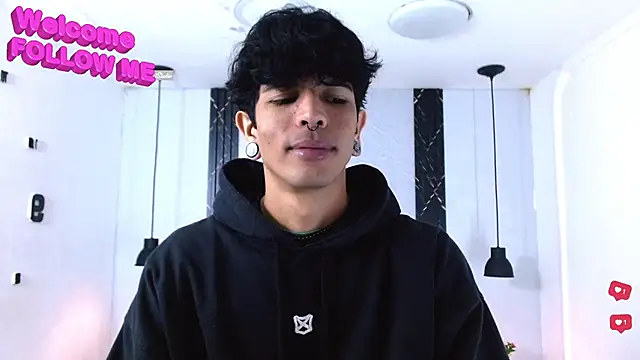 Franvill Trato online show from December 2, 7:09 pm