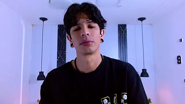 Franvill Trato online show from December 17, 7:09 pm