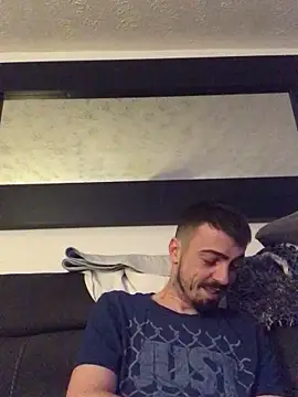 Snapshot of jaycoy22 chatting on February 3, 6:13 pm jaycoy22 online show from February 3, 6:13 pm