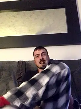 Snapshot of jaycoy22 chatting on February 11, 6:46 pm jaycoy22 online show from February 11, 6:46 pm