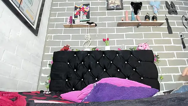 CharlotteBrowm online show from November 5, 6:19 pm