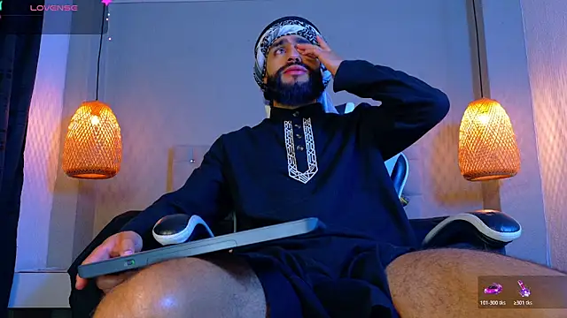 Thaiel Fosteer online show from April 10, 9:25 am