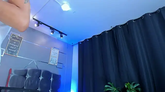 oliver mr  online show from October 20, 8:42 pm