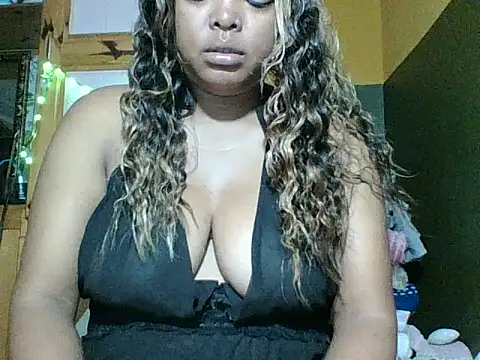 Snapshot of SEXY_METISE chatting on February 10, 9:41 pm SEXY METISE online show from February 10, 9:41 pm