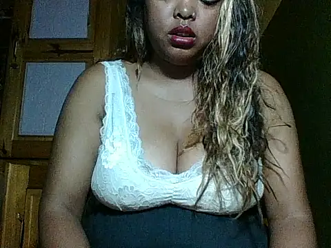 Snapshot of SEXY_METISE chatting on February 21, 1:39 am SEXY METISE online show from February 21, 1:39 am