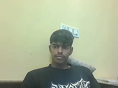 Snapshot of monster_33 chatting on April 23, 7:20 am monster 33 online show from April 23, 7:20 am