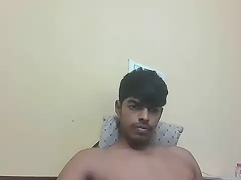Snapshot of monster_33 chatting on April 26, 7:50 am monster 33 online show from April 26, 7:50 am