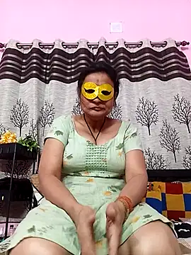 Snapshot of Gullapi chatting on April 5, 4:37 pm Gullapi online show from April 5, 4:37 pm