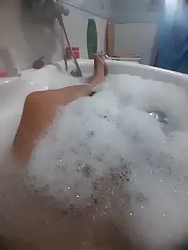 Snapshot of gigilola84 chatting on October 19, 10:38 am gigilola84 online show from October 19, 10:38 am