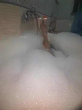 Snapshot of gigilola84 chatting on November 5, 5:35 pm gigilola84 online show from November 5, 5:35 pm