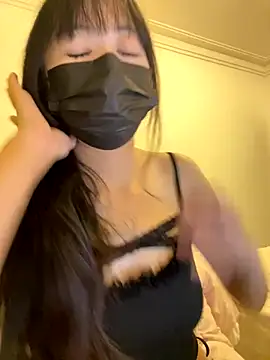 Snapshot of Minnie-2025 chatting on October 14, 1:06 am Minnie-2025 online show from October 14, 1:06 am