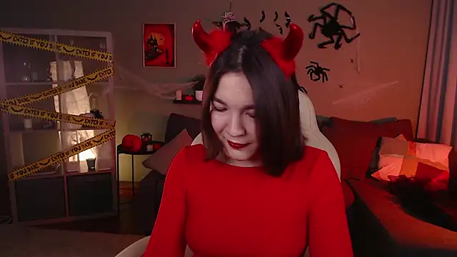 Halle Berrry online show from October 30, 2:07 pm