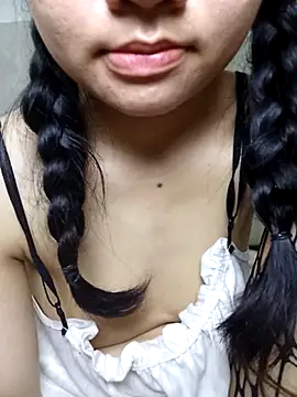 Snapshot of Viviann08 chatting on April 8, 4:40 pm Viviann08 online show from April 8, 4:40 pm
