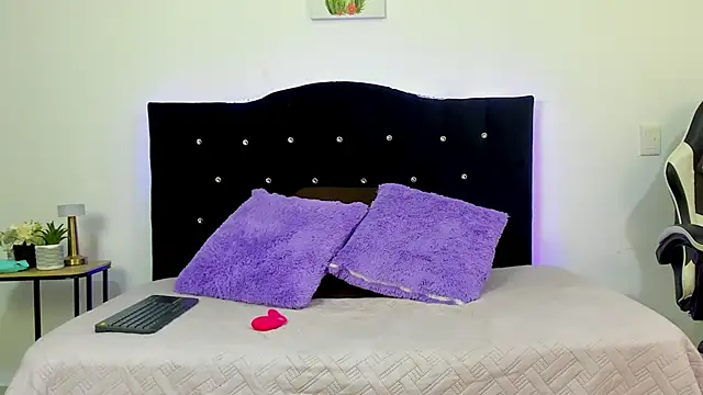  online show from February 19, 12:12 pm