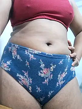 Snapshot of BeautyGirl_sara chatting on May 1, 1:05 pm BeautyGirl sara online show from May 1, 1:05 pm