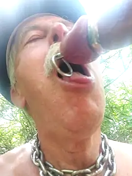 Snapshot of slaveman4you chatting on June 24, 2:05 pm slaveman4you online show from June 24, 2:05 pm