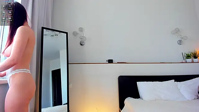 charlottacardi online show from September 30, 5:45 am