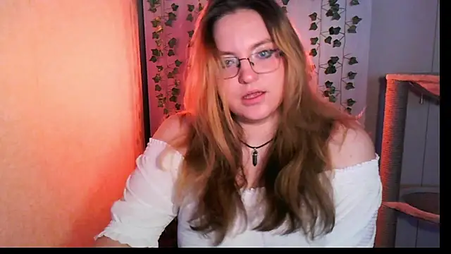 Snapshot of ZayaRush chatting on October 9, 10:24 am ZayaRush online show from October 9, 10:24 am