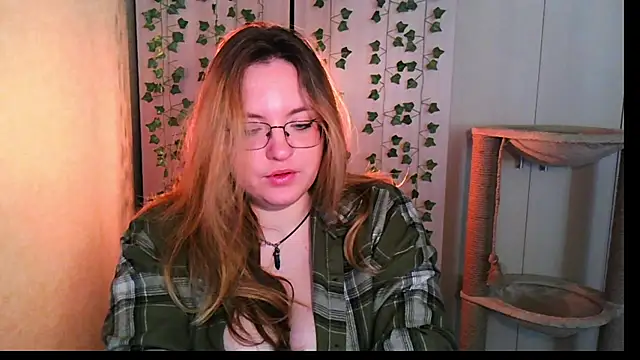 Snapshot of ZayaRush chatting on October 11, 8:35 am ZayaRush online show from October 11, 8:35 am