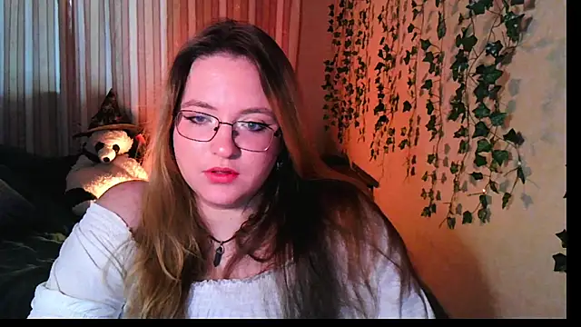 Snapshot of ZayaRush chatting on October 16, 10:38 am ZayaRush online show from October 16, 10:38 am