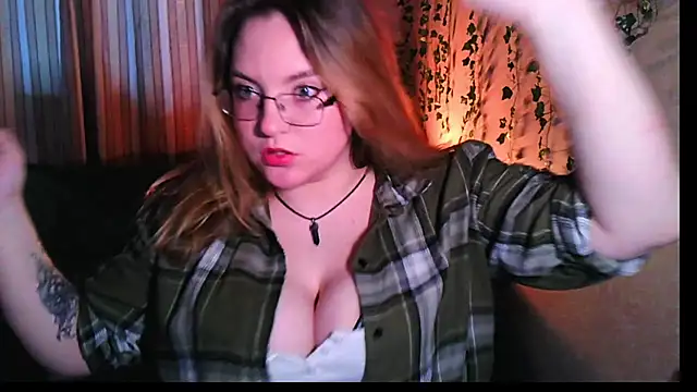 Snapshot of ZayaRush chatting on October 17, 10:18 am ZayaRush online show from October 17, 10:18 am