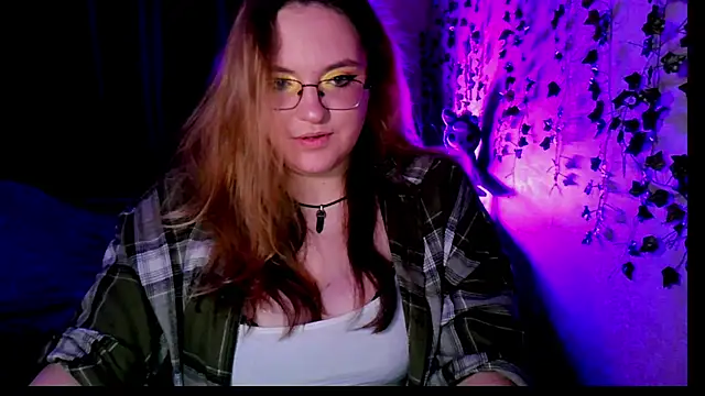 Snapshot of ZayaRush chatting on October 23, 10:14 am ZayaRush online show from October 23, 10:14 am