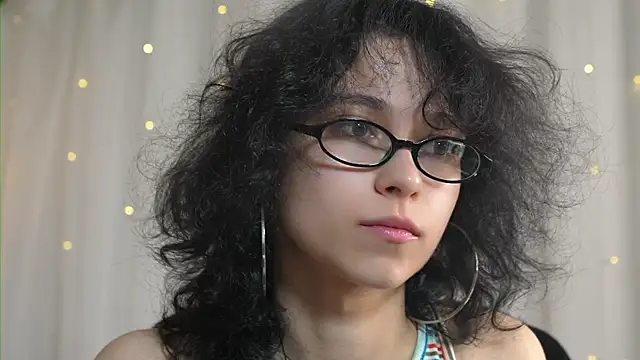 MimiLicks online show from October 24, 8:00 am