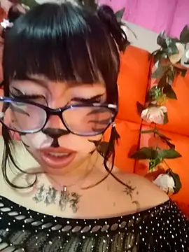 Snapshot of Kitty_Melodi chatting on October 16, 11:11 am Kitty Melodi online show from October 16, 11:11 am