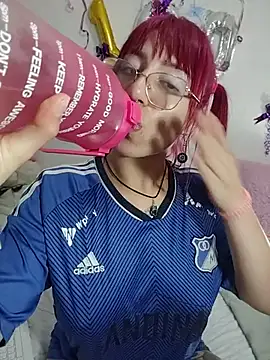 Snapshot of Kitty_Melodi chatting on June 27, 12:22 pm Kitty Melodi online show from June 27, 12:22 pm