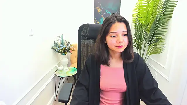 ElliVensda online show from October 4, 1:53 pm