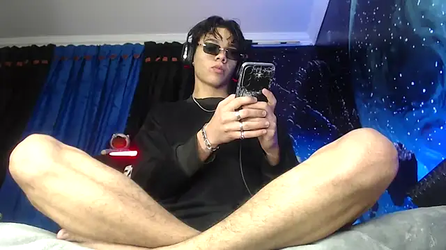 Snapshot of SemerHott chatting on February 19, 1:18 pm SemerHott online show from February 19, 1:18 pm