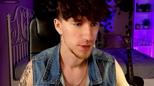 Snapshot of mark_caron chatting on October 10, 8:08 pm mark caron online show from October 10, 8:08 pm