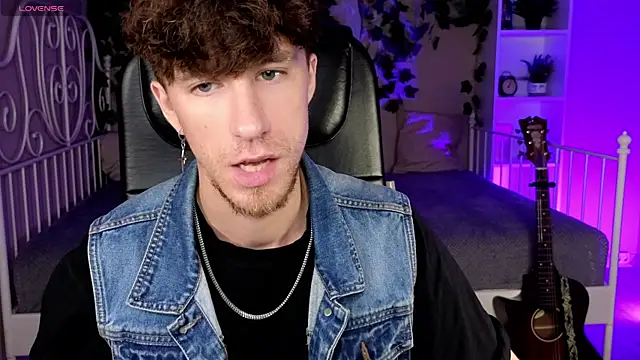 Snapshot of mark_caron chatting on October 11, 8:07 pm mark caron online show from October 11, 8:07 pm