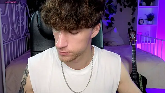 Snapshot of mark_caron chatting on October 16, 8:32 pm mark caron online show from October 16, 8:32 pm