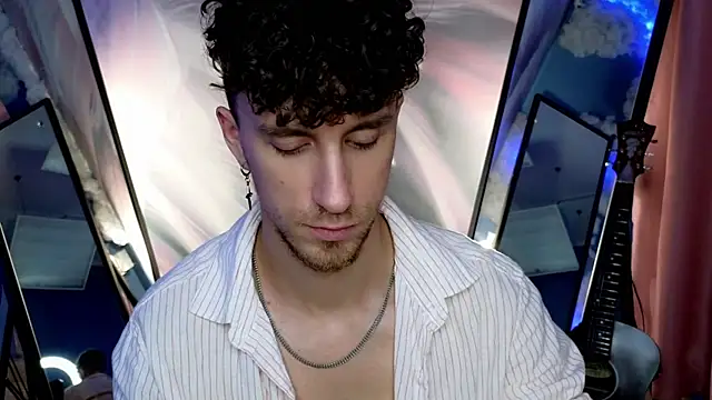 Snapshot of mark_caron chatting on November 18, 2:39 am mark caron online show from November 18, 2:39 am