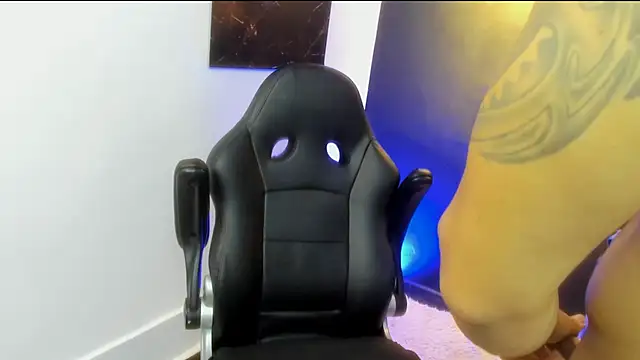 Snapshot of Joseph_Murray chatting on November 13, 9:36 pm Joseph Murray online show from November 13, 9:36 pm