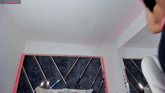 SusanaHenao online show from March 17, 3:48 pm