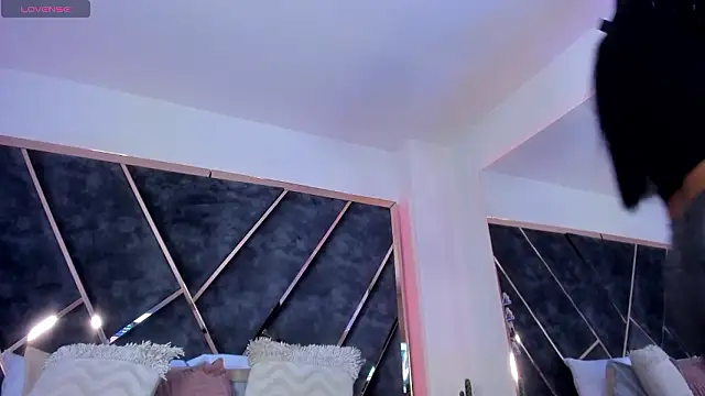 SusanaHenao online show from March 25, 4:57 pm