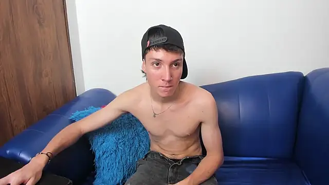 LittleDanny  online show from December 19, 7:32 pm