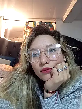 Snapshot of Licethf00x chatting on November 3, 4:14 am Licethf00x online show from November 3, 4:14 am