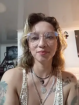 Snapshot of Licethf00x chatting on November 14, 1:59 am Licethf00x online show from November 14, 1:59 am