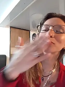 Snapshot of Licethf00x chatting on December 18, 1:00 am Licethf00x online show from December 18, 1:00 am