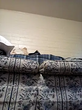 Snapshot of jizzyglizzy92 chatting on February 14, 9:55 pm jizzyglizzy92 online show from February 14, 9:55 pm