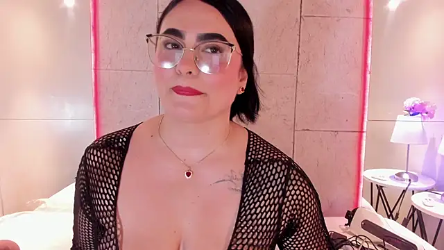 sofiiacarson online show from May 25, 11:38 am