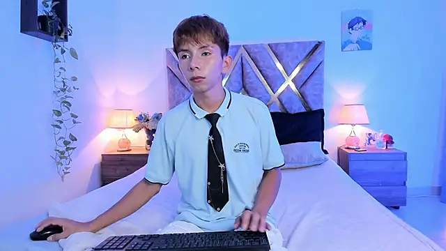 Snapshot of Hyunjin_Son chatting on October 24, 10:50 pm Hyunjin Son online show from October 24, 10:50 pm