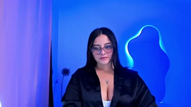 Snapshot of val_ferrer chatting on October 7, 2:53 am val ferrer online show from October 7, 2:53 am