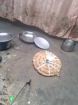 Snapshot of parmila203 chatting on February 20, 1:57 am parmila203 online show from February 20, 1:57 am