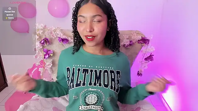 Snapshot of lily_evays_69 chatting on December 3, 9:24 pm lily evays 69 online show from December 3, 9:24 pm