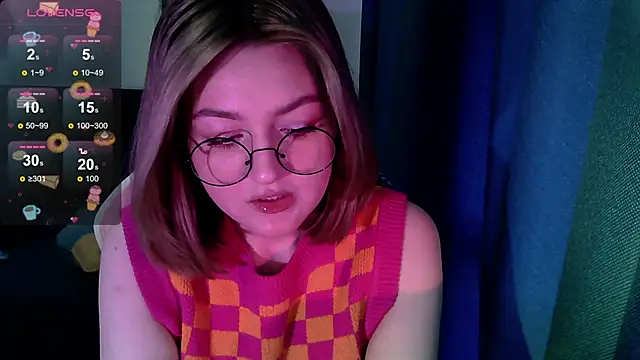 Snapshot of cute1stranger chatting on September 14, 7:29 am cute1stranger online show from September 14, 7:29 am