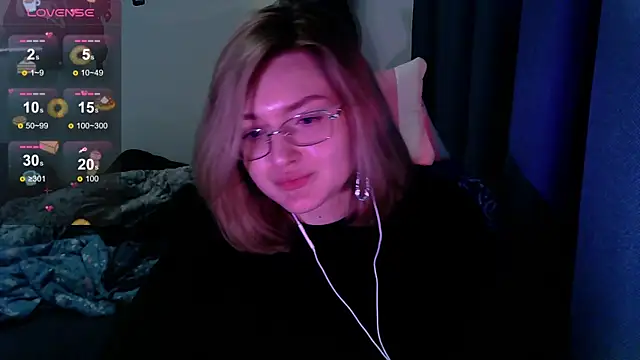 Snapshot of cute1stranger chatting on September 17, 2:19 pm cute1stranger online show from September 17, 2:19 pm